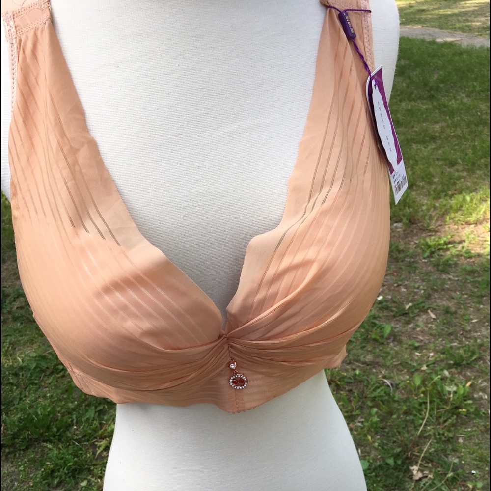 Woman’s bra top